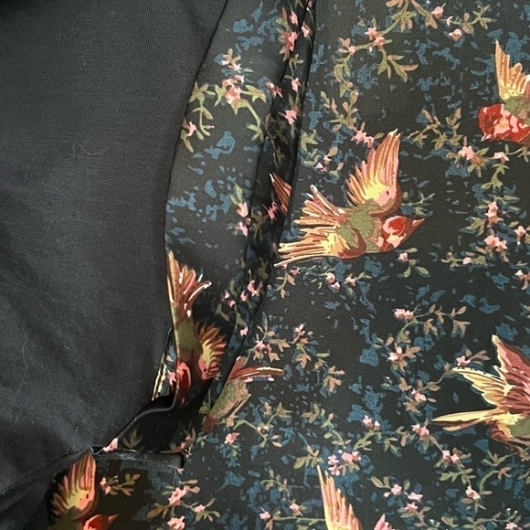 4 for $20 SALE Anthropologie Tiny Reeves Cuffed Sleeve Tee, Bird Motif, Size XS - Picture 9 of 12